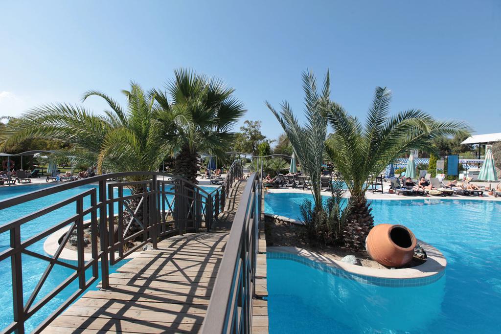 Club Yali Hotels & Resort グムルドゥル エクステリア 写真