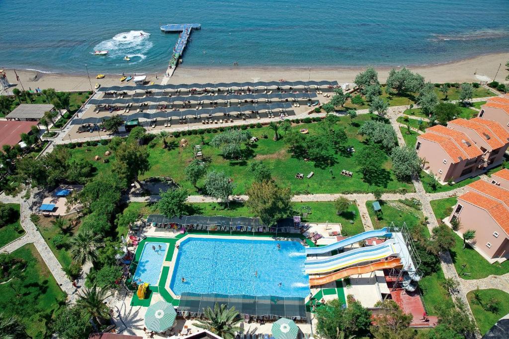 Club Yali Hotels & Resort グムルドゥル エクステリア 写真
